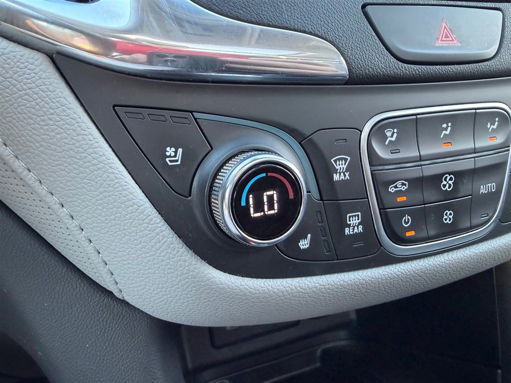 Used 2020 Chevrolet Equinox Premier FWD image 32