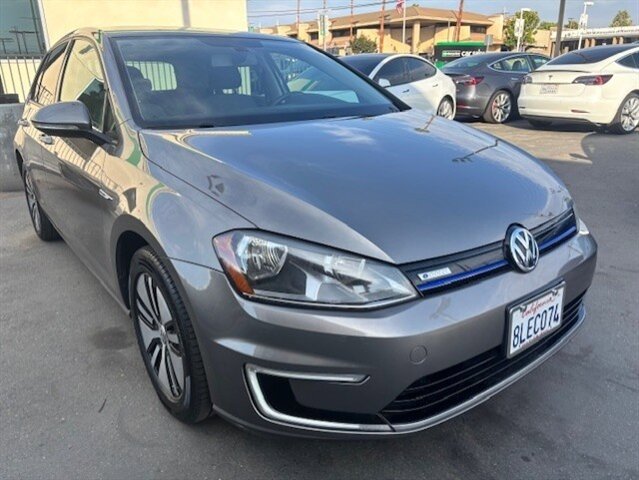 Used 2016 Volkswagen e-Golf SE w/ DC Fast Charging Package FWD image 10