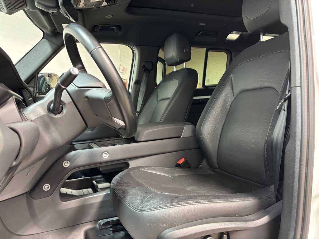 Used 2023 Land Rover Defender 110 X-Dynamic SE image 22