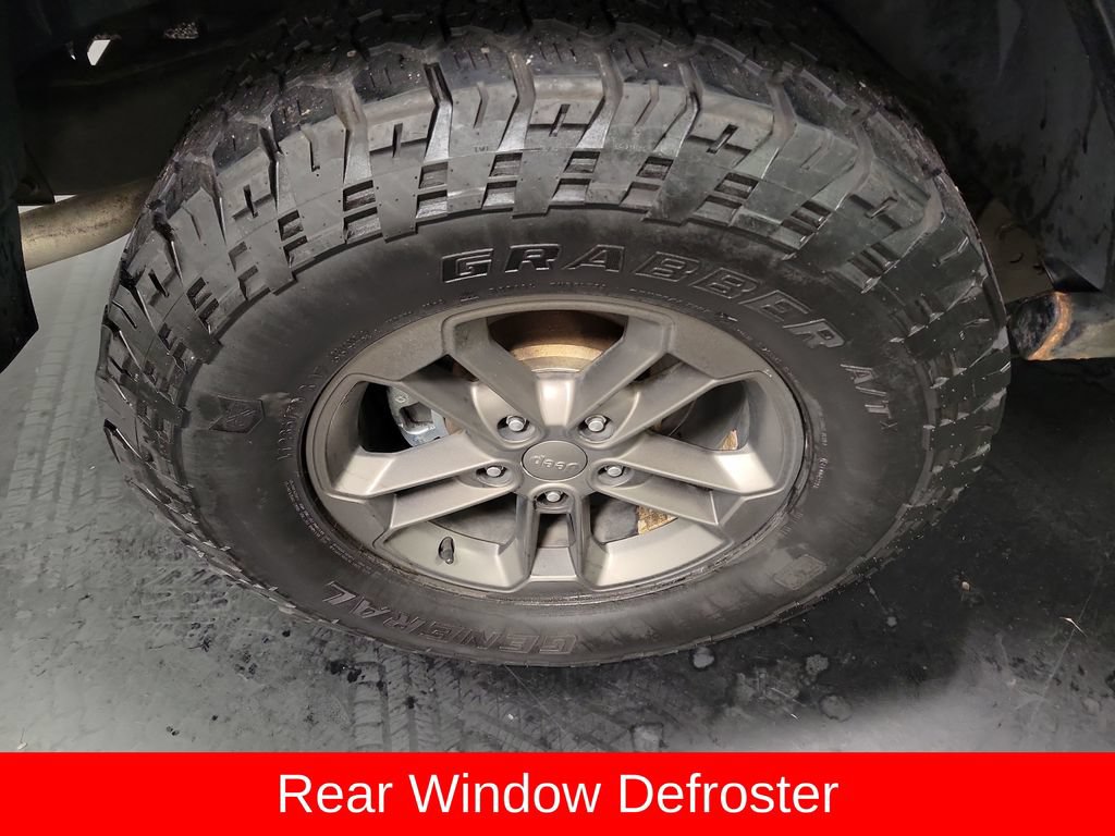 Used 2016 Jeep Wrangler Unlimited Sahara AWD/4WD image 12