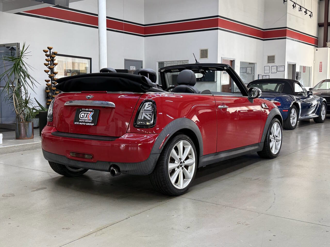 Used 2011 MINI Cooper Convertible image 11