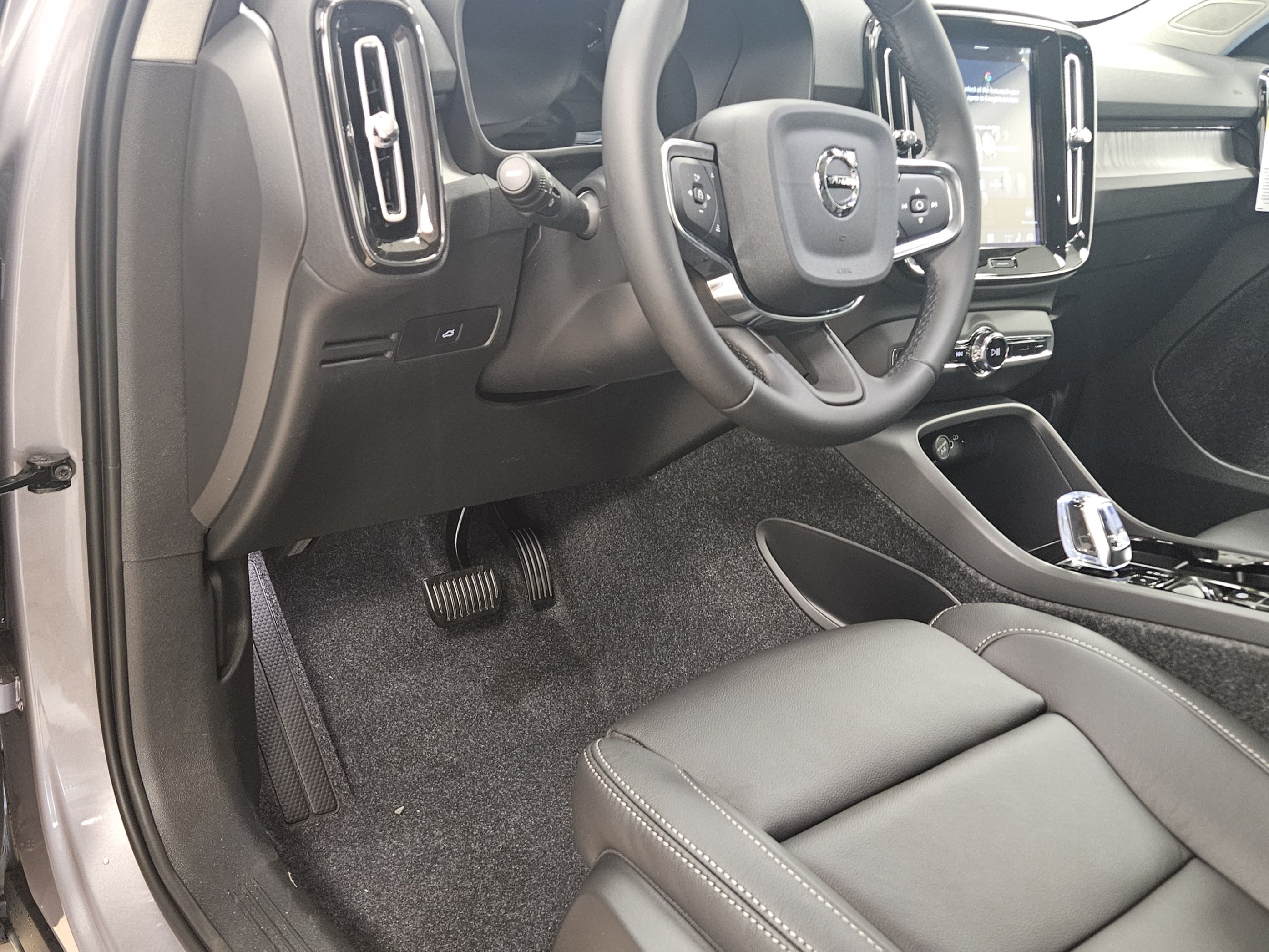 New 2026 Volvo XC40 B5 Ultra w/ Climate Package AWD/4WD image 41