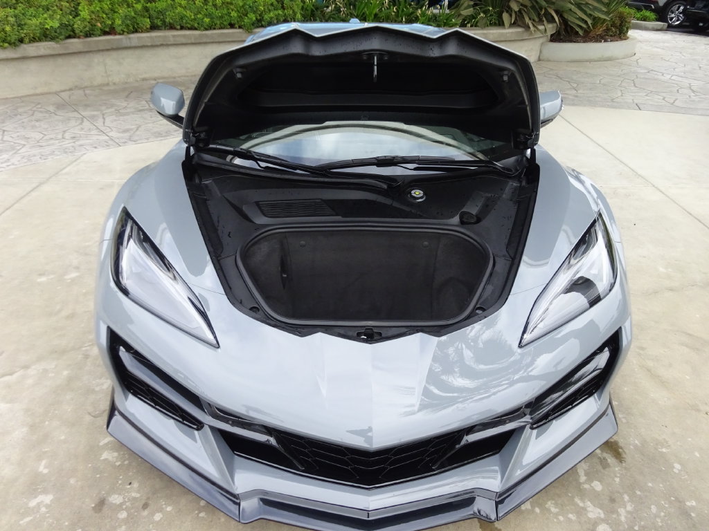 Used 2025 Chevrolet Corvette Z06 RWD image 11