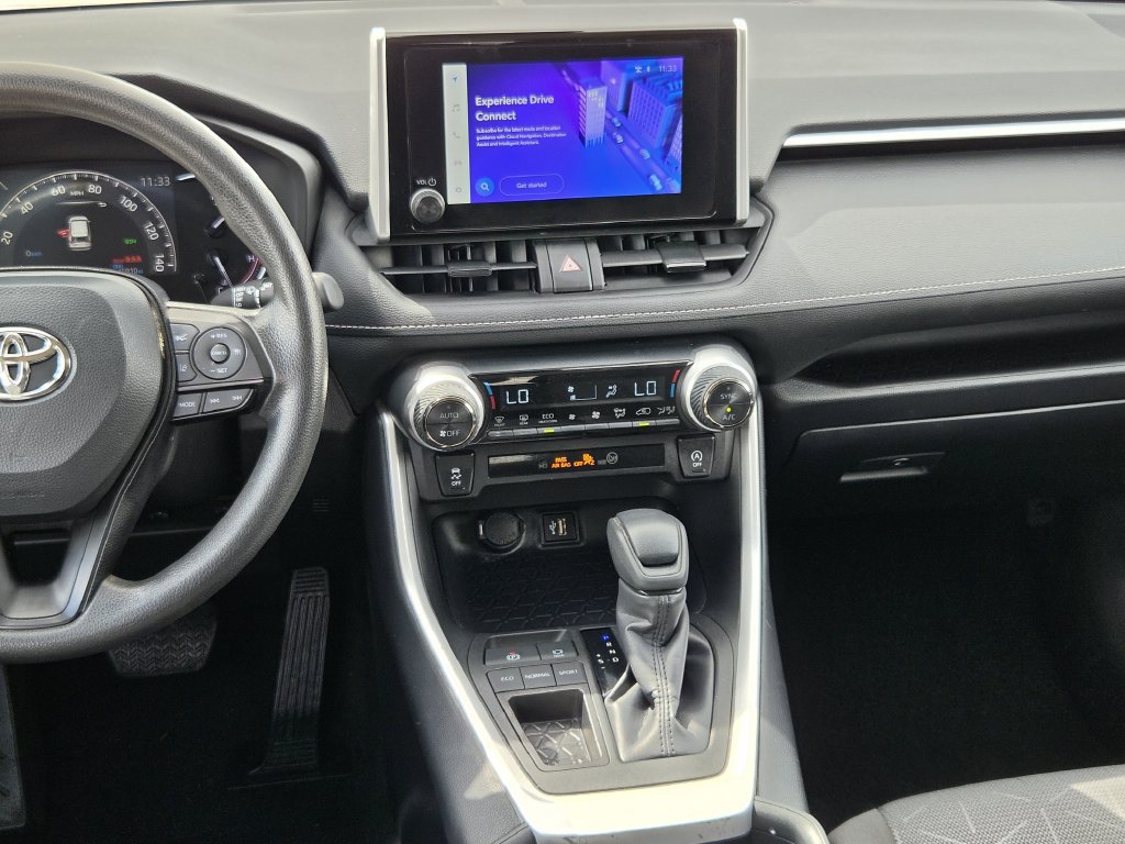 Used 2025 Toyota RAV4 XLE FWD image 17