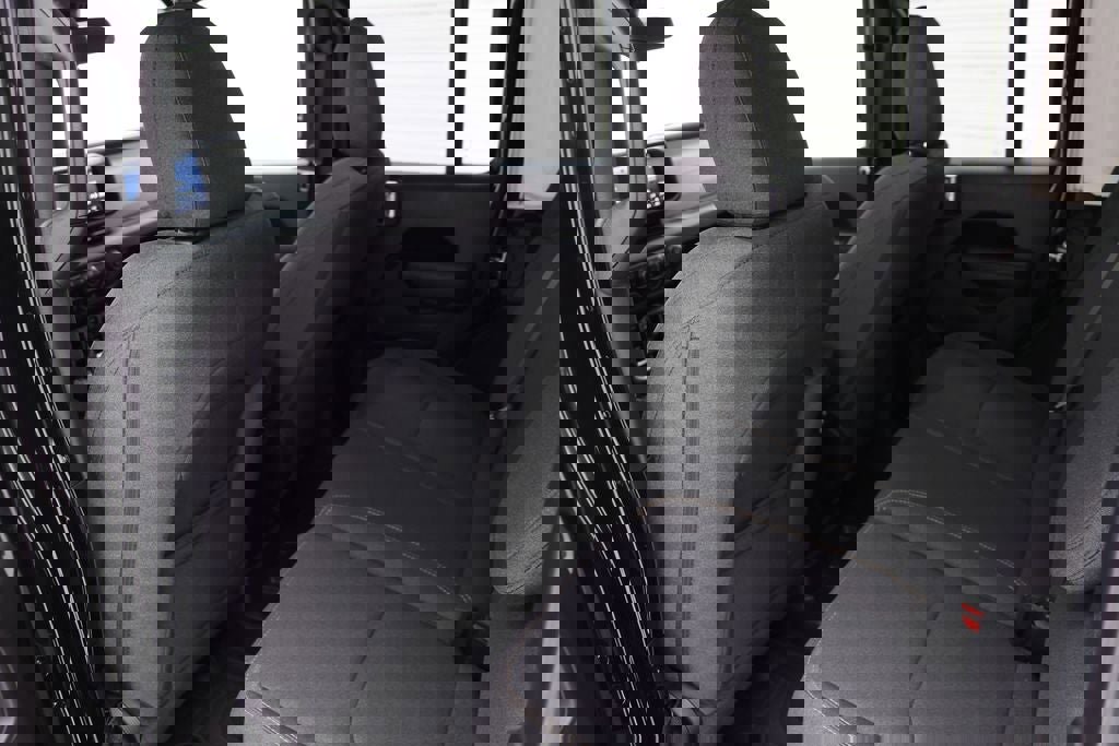 Used 2024 Jeep Wrangler Unlimited image 11