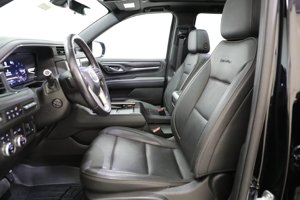 Used 2022 GMC Yukon Denali w/ Advanced Technology Package AWD/4WD image 10