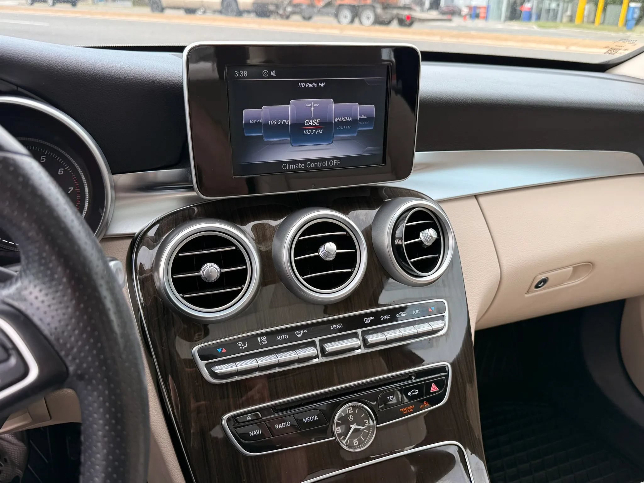 Used 2017 Mercedes-Benz C 300 4MATIC Sedan image 20
