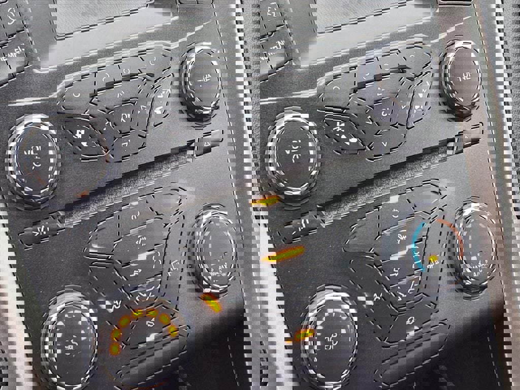 Used 2017 Ford Fusion SE image 27