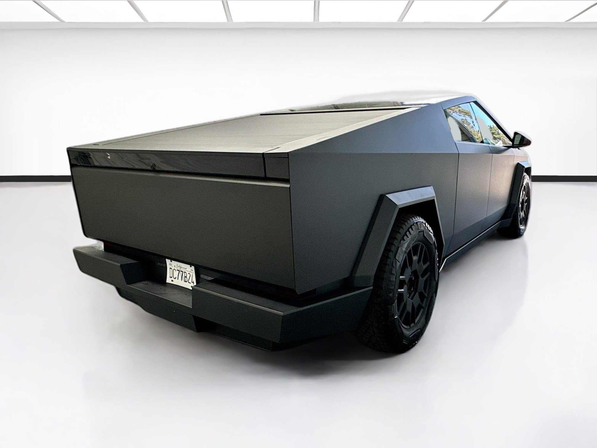 Used 2024 Tesla Cybertruck AWD Crew Cab image 4