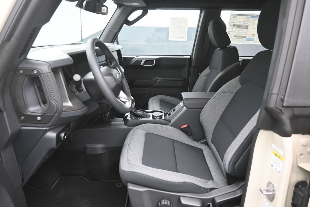 New 2026 Ford Bronco 4-Door AWD/4WD image 18