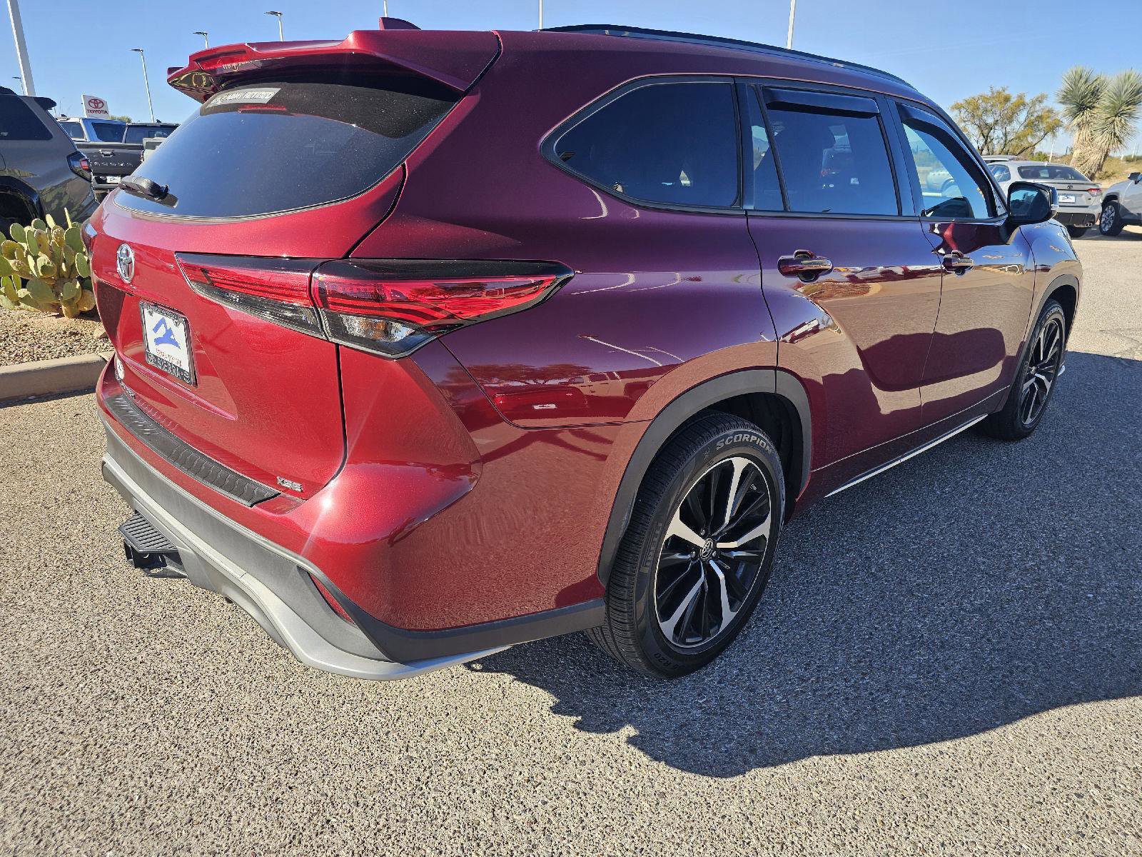 Used 2021 Toyota Highlander XSE image 8