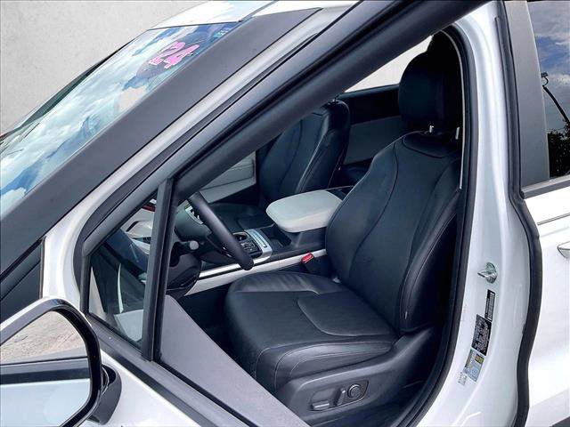 Used 2024 Kia Carnival LX FWD image 27