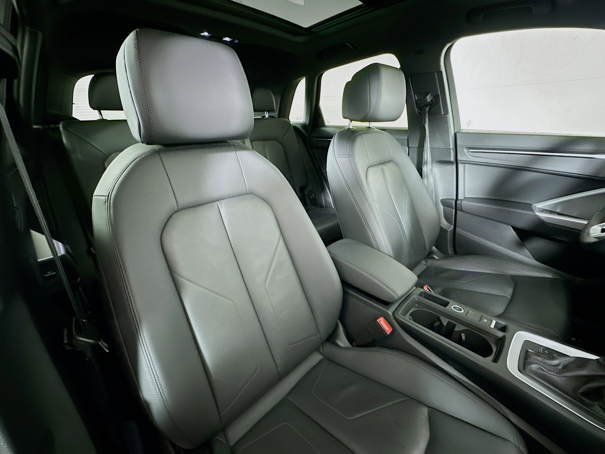 Used 2025 Audi Q3 2.0T Premium image 27