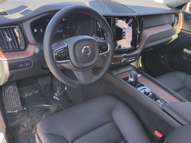 Used 2024 Volvo XC60 T8 Plus w/ Protection Package Premier AWD/4WD image 12