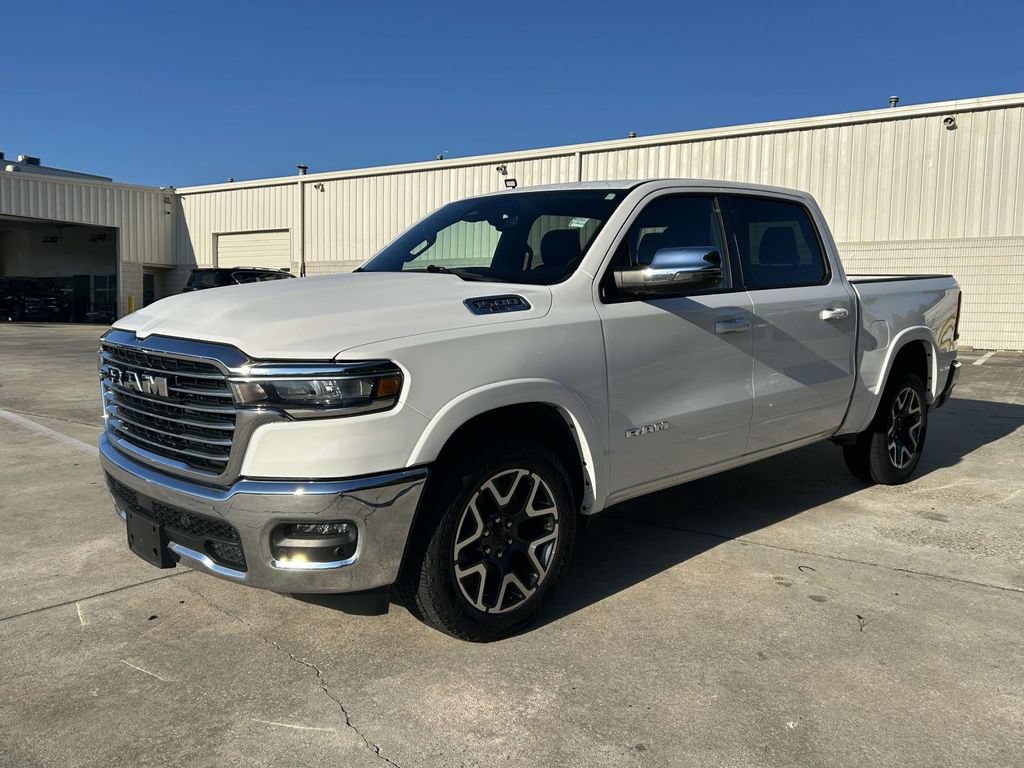 Used 2025 RAM 1500 Laramie AWD/4WD image 7