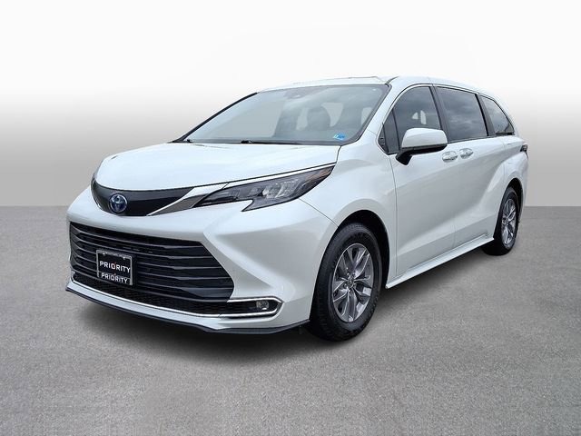 Used 2024 Toyota Sienna XLE
