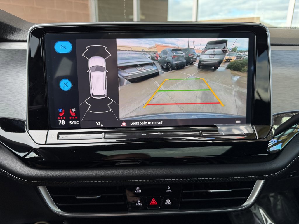 Used 2024 Volkswagen Atlas Cross Sport SE w/ Panoramic Sunroof Package image 21