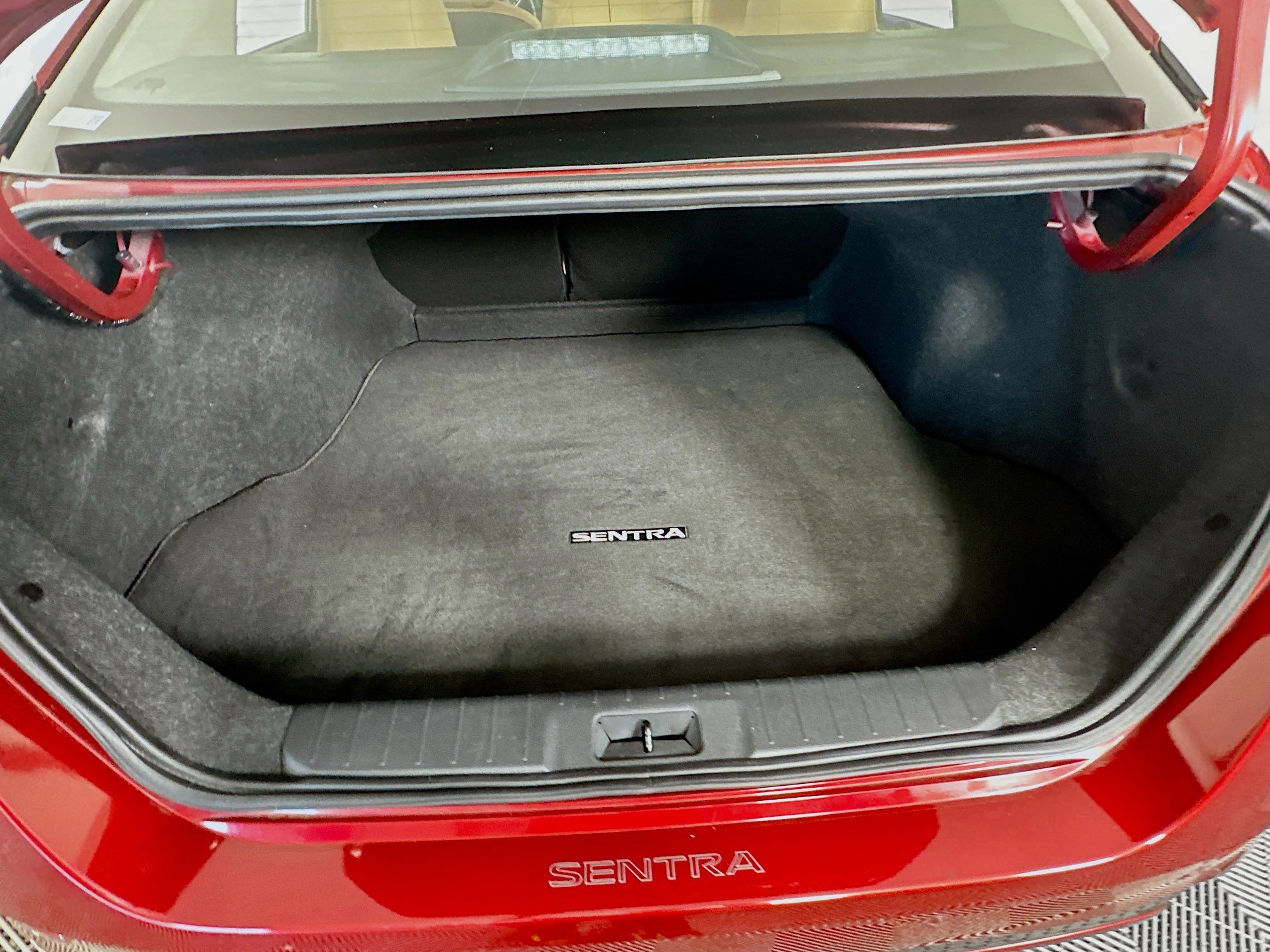 Used 2024 Nissan Sentra SV w/ SV Premium Package image 27