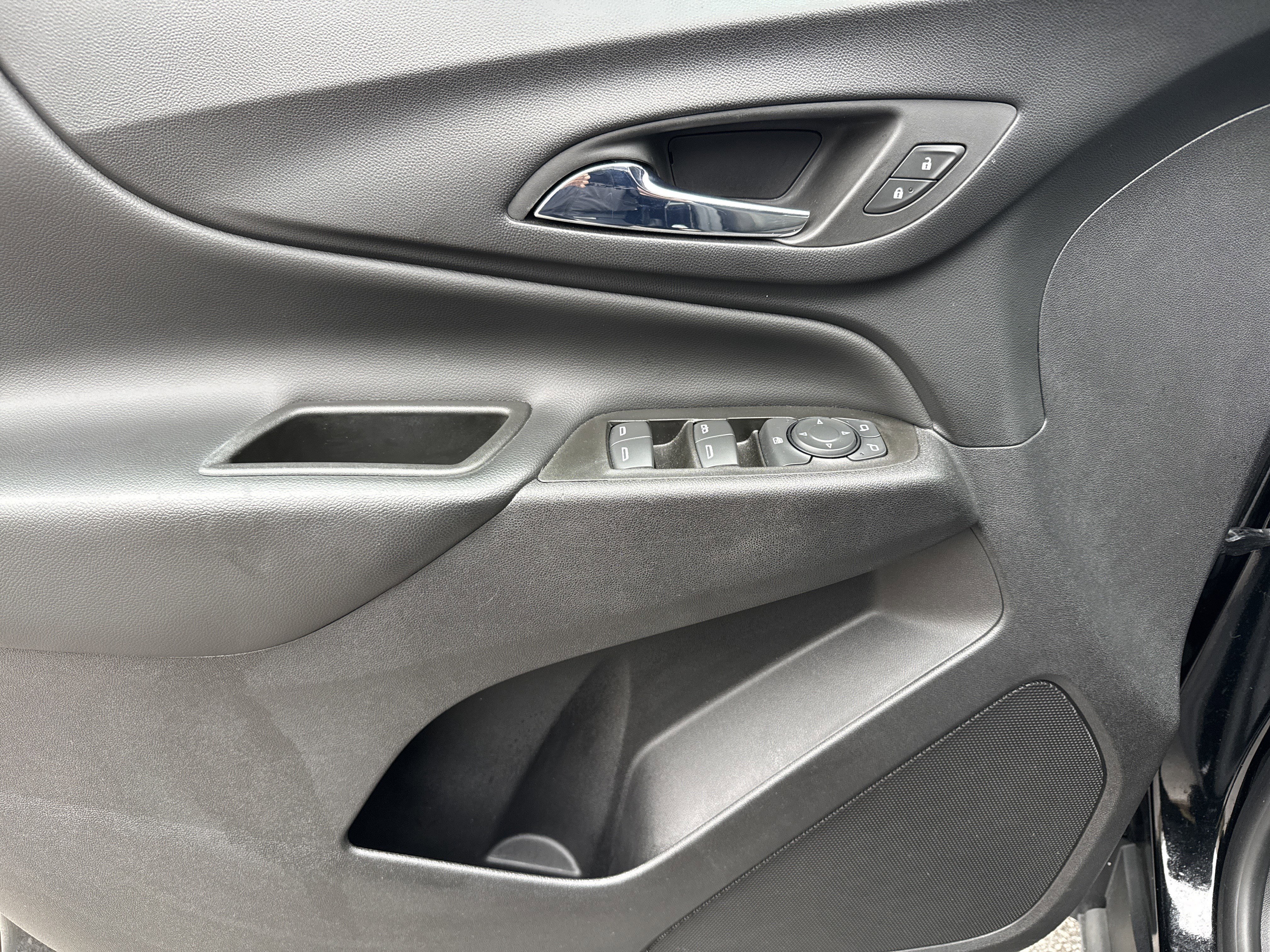 Used 2022 Chevrolet Equinox LT image 14