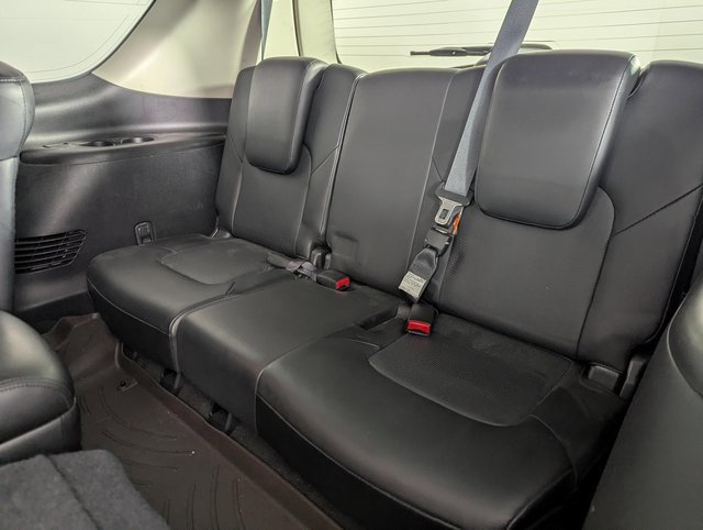 Used 2014 INFINITI QX80 4WD w/ Theater Package image 17