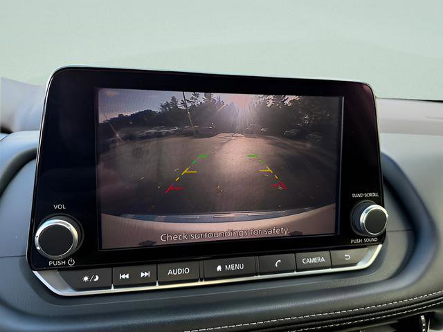 Used 2022 Nissan Rogue SV AWD/4WD image 8