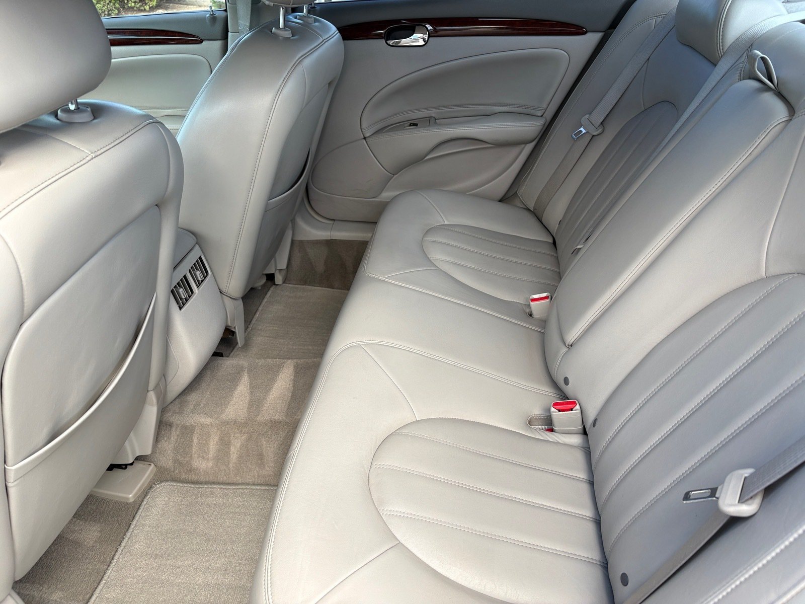Used 2007 Buick Lucerne CXL FWD image 13