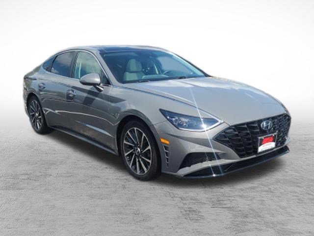Used 2022 Hyundai Sonata Limited w/ Cargo Package FWD image 3