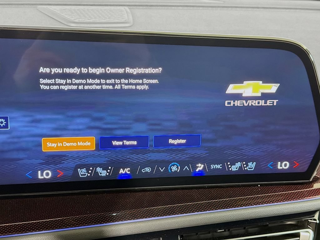 New 2026 Chevrolet Traverse RS w/ LPO, Floor Liner Package AWD/4WD image 14