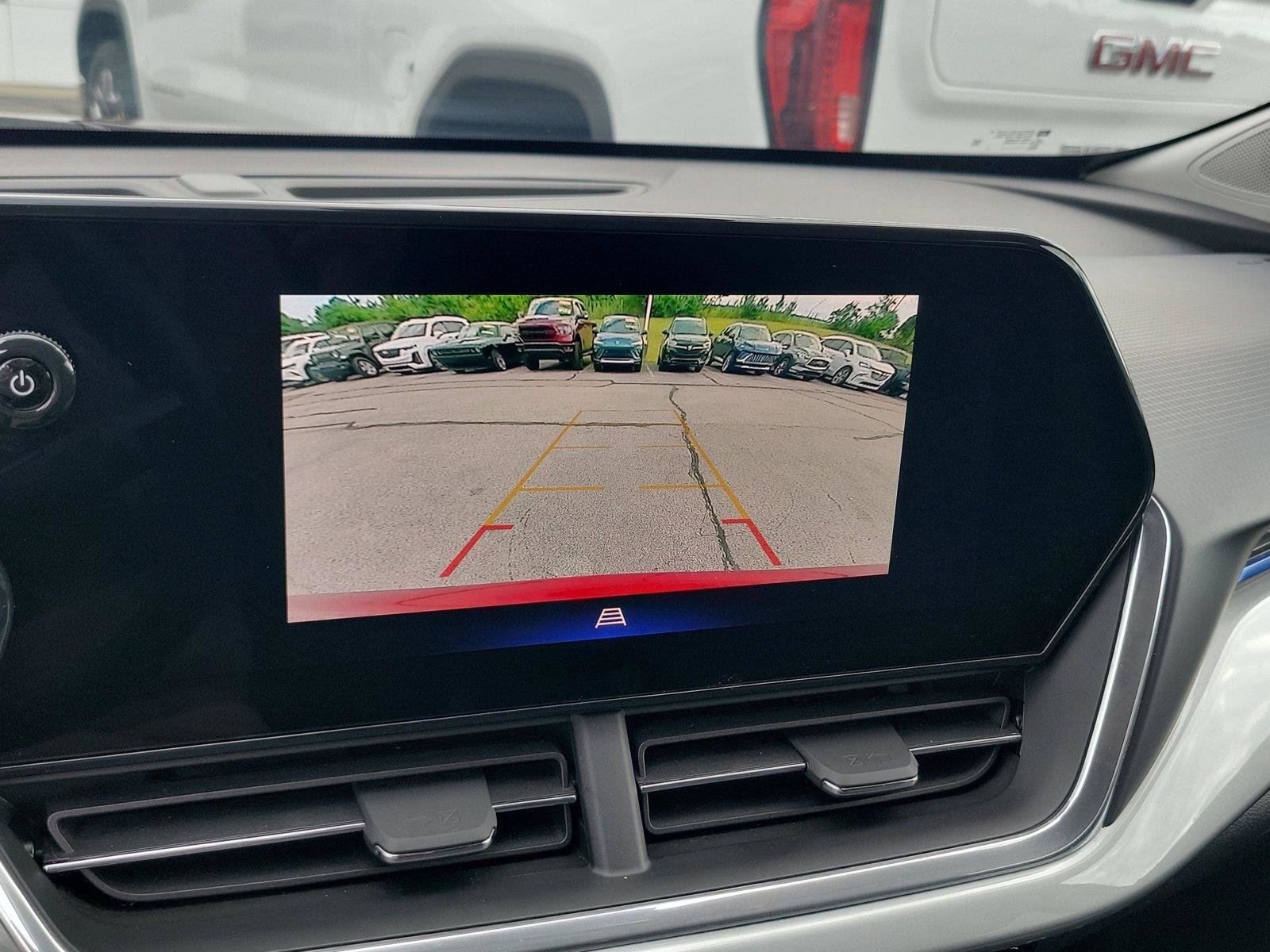 Used 2025 Chevrolet Trax LT w/ Driver Confidence Package FWD image 30