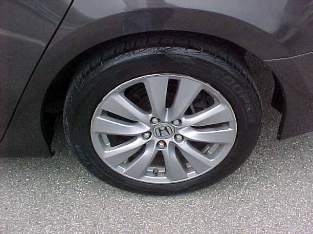 Used 2011 Honda Accord EX-L image 9