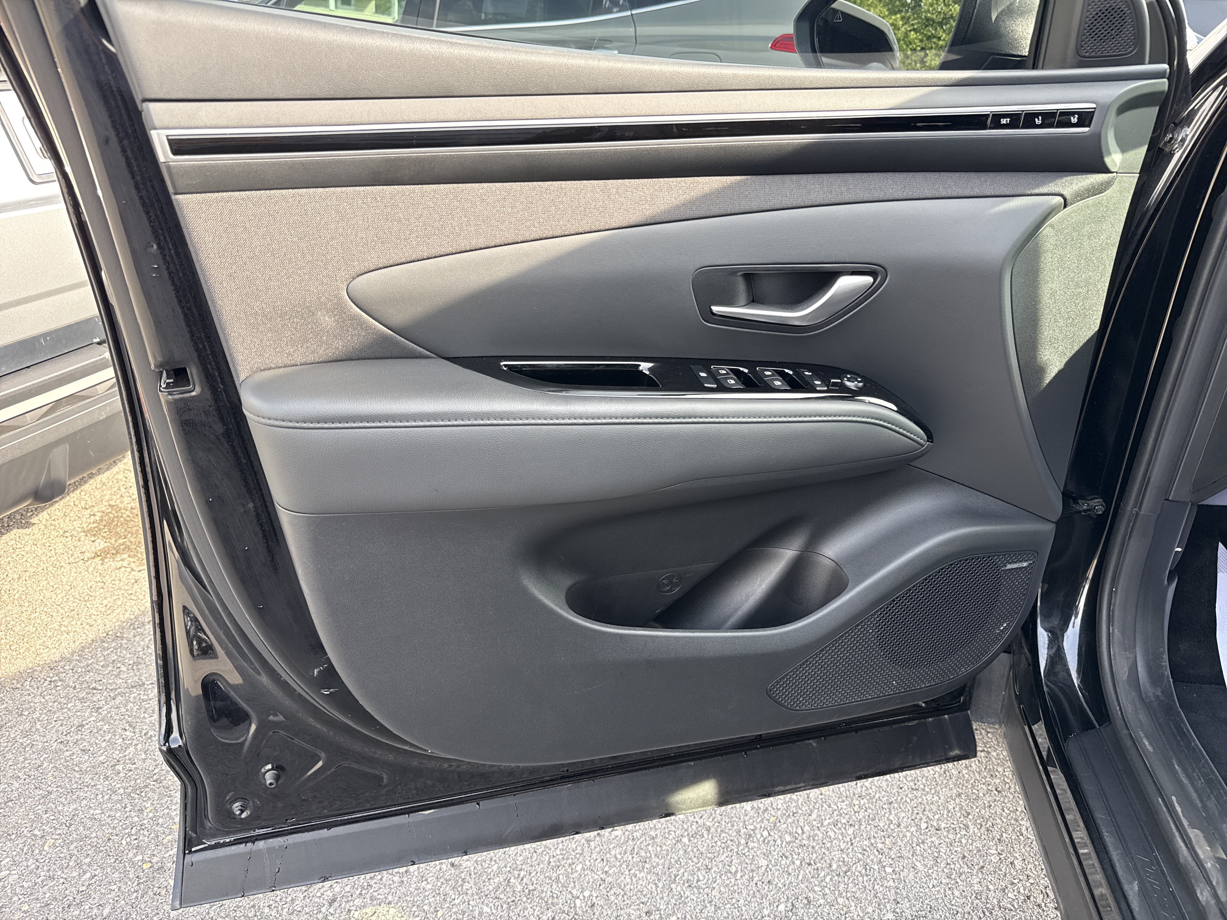 Certified 2024 Hyundai Tucson Limited AWD/4WD image 15