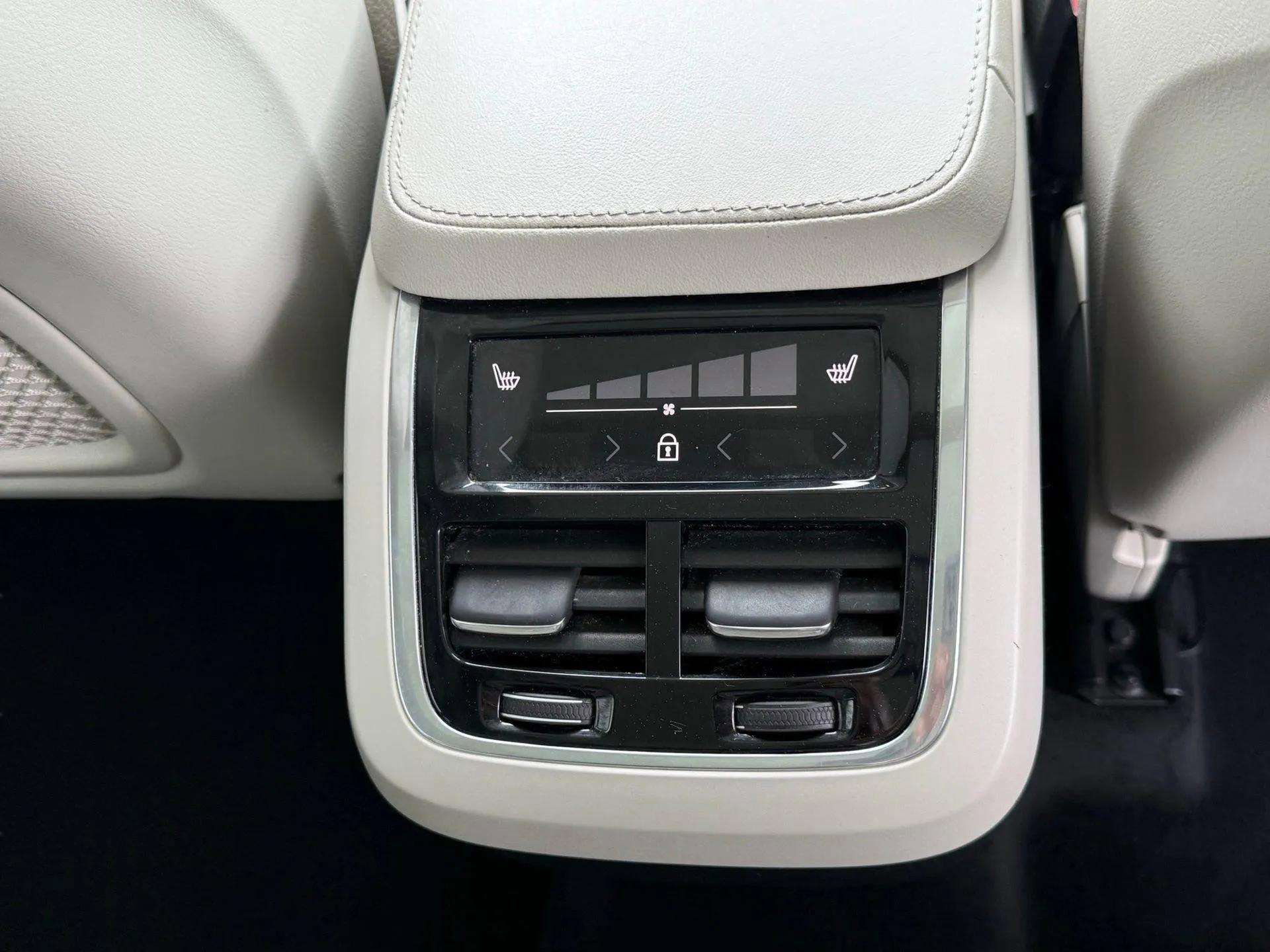 Used 2023 Volvo XC90 B5 Core w/ Protection Package Premier image 24