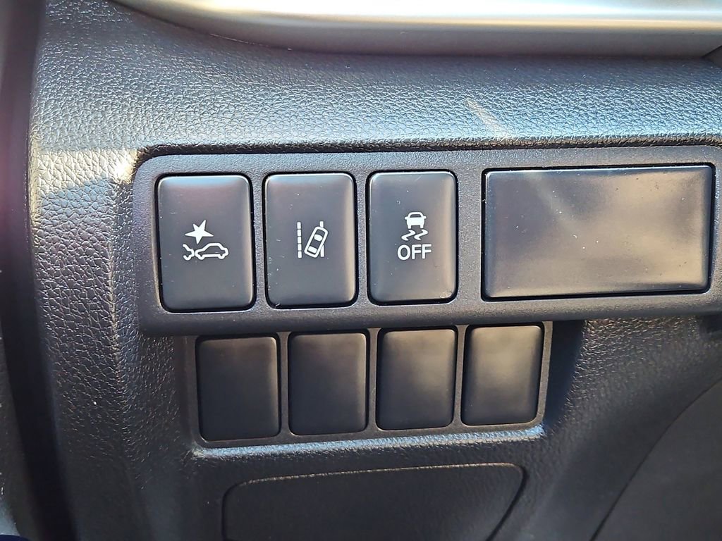 Used 2025 Mitsubishi Eclipse Cross LE image 16