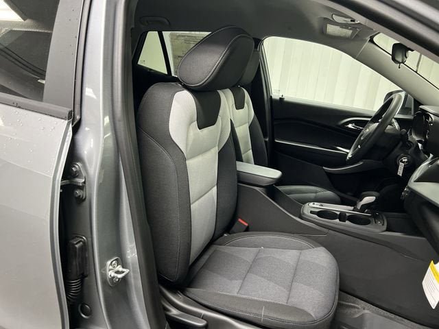 New 2026 Chevrolet Trax LS w/ LS Convenience Package FWD image 25
