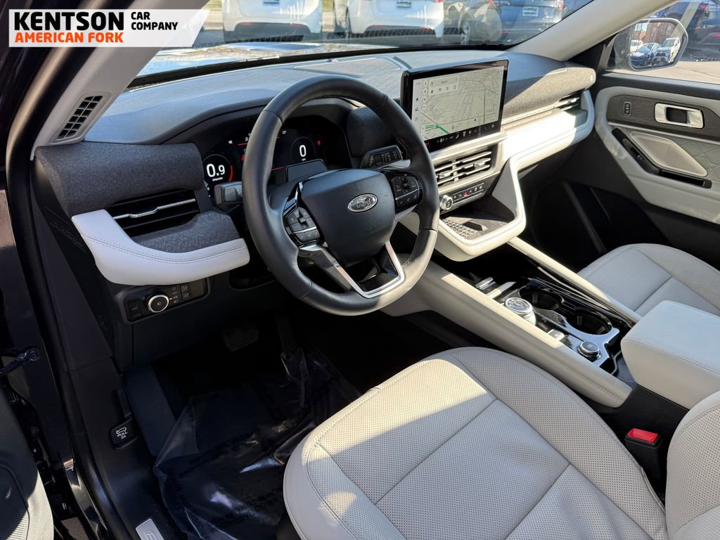 Used 2025 Ford Explorer Platinum w/ LUX Leather Package image 31