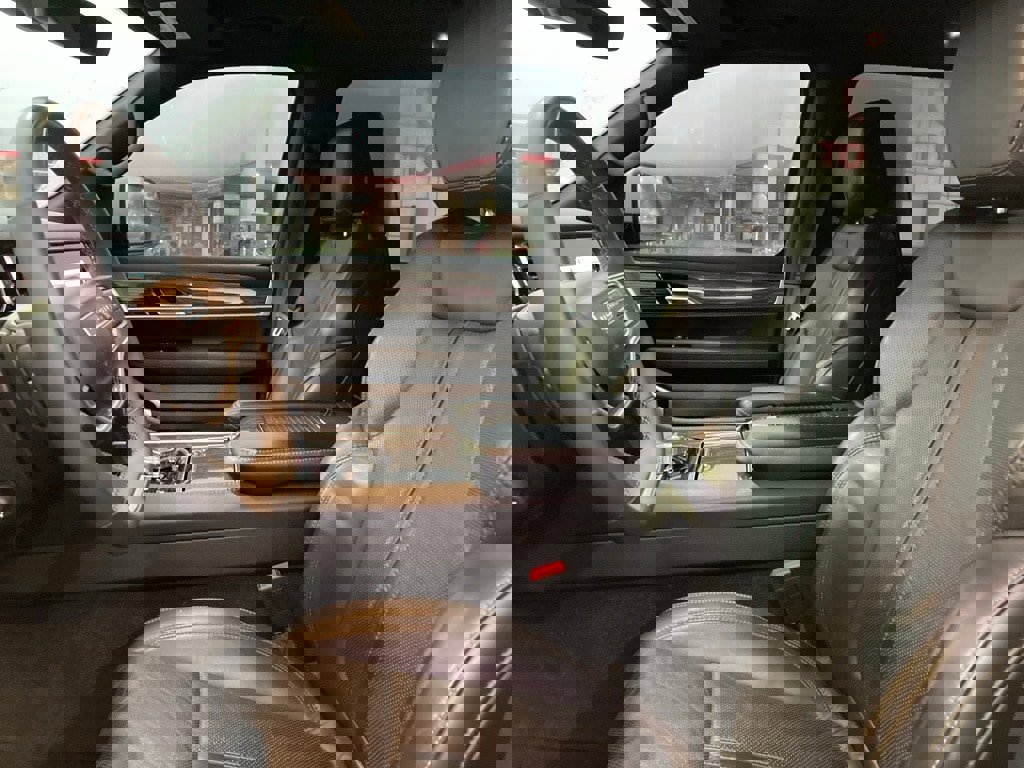 Used 2022 Jeep Wagoneer Series III w/ Premium Group I image 10