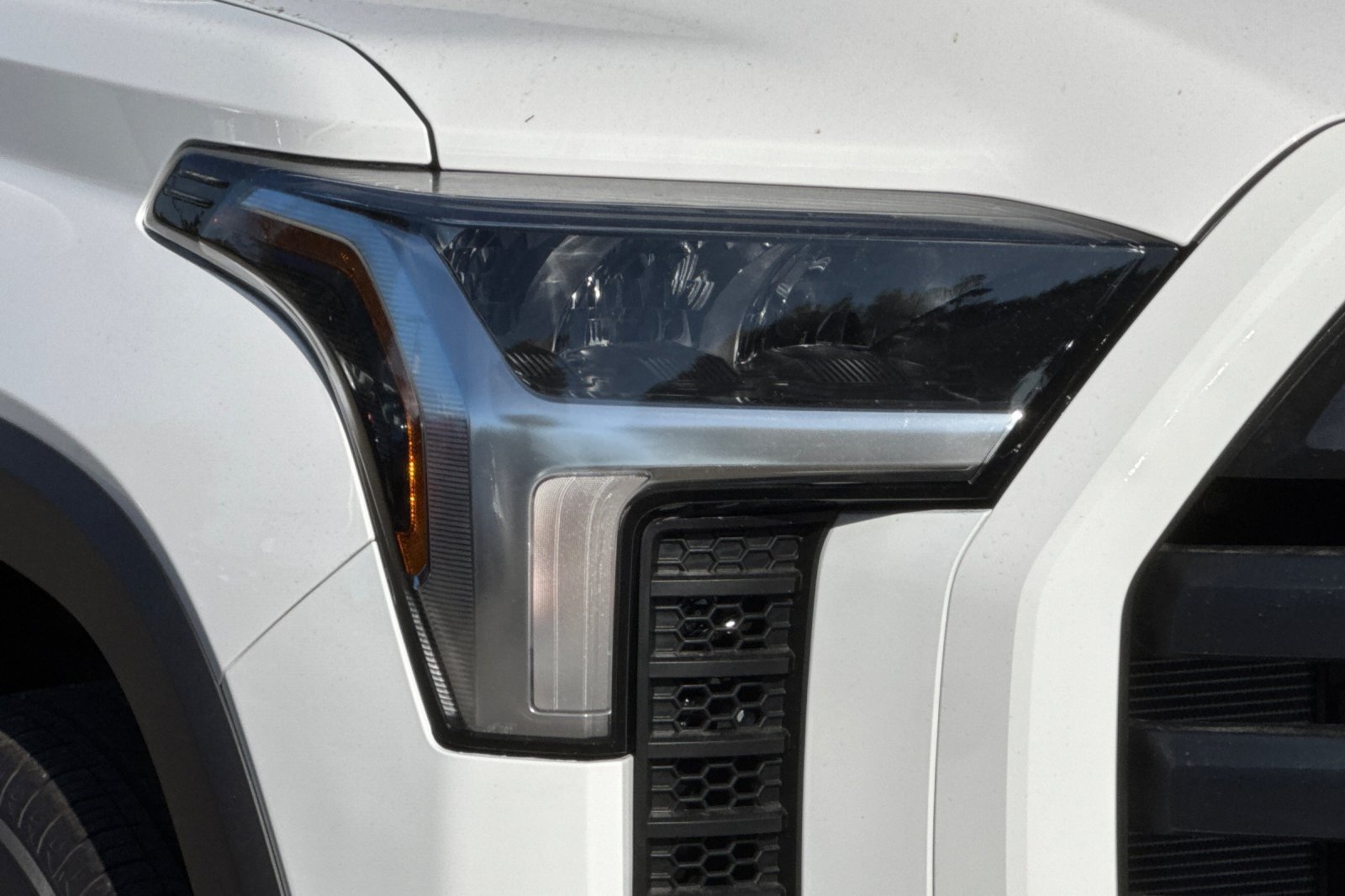 New 2026 Toyota Tundra SR5 w/ SR5 Convenience Package AWD/4WD image 30