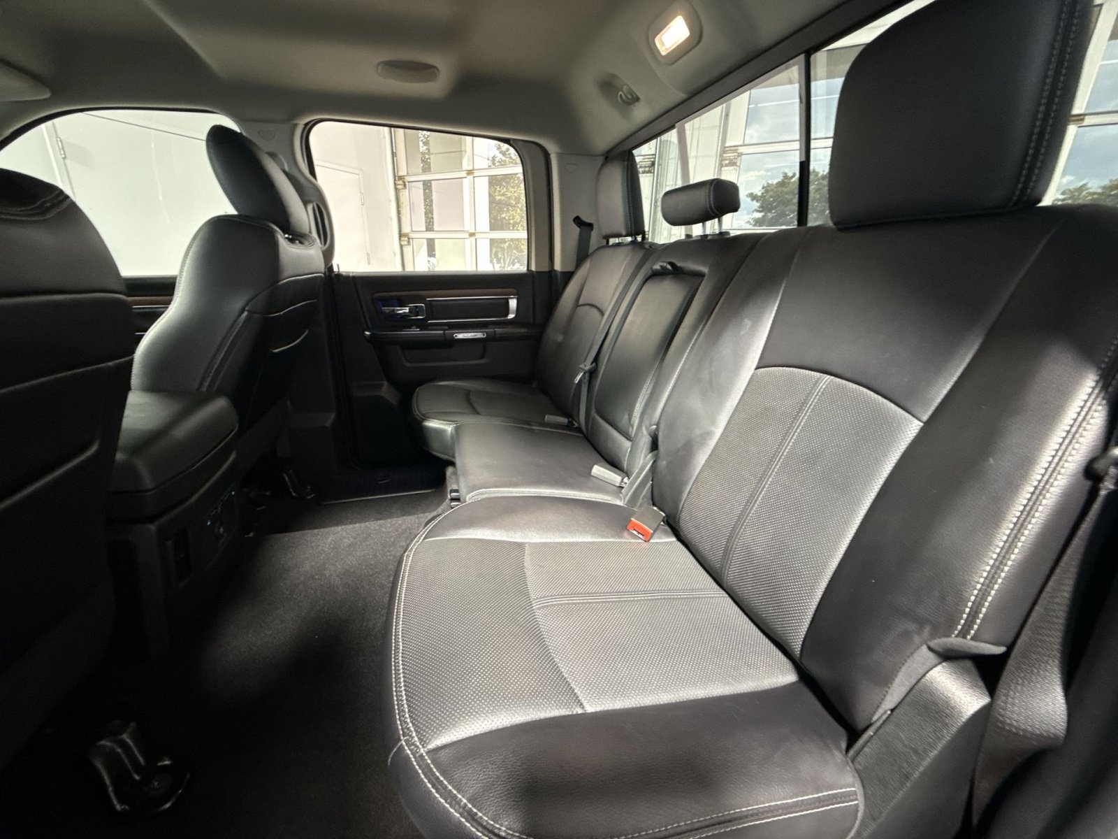 Used 2018 RAM 1500 Laramie w/ Convenience Group AWD/4WD image 25