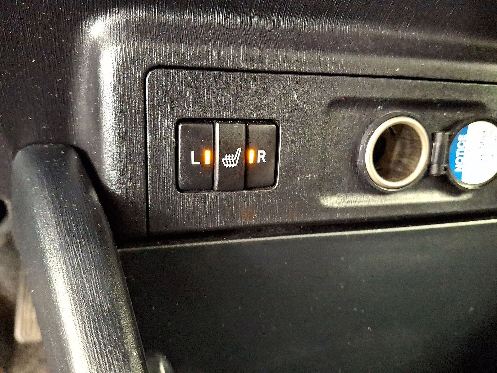 Used 2017 Toyota Prius V Four w/ Carpet Mat Package FWD image 11