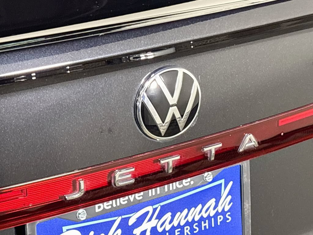 Certified 2025 Volkswagen Jetta Sport FWD image 24