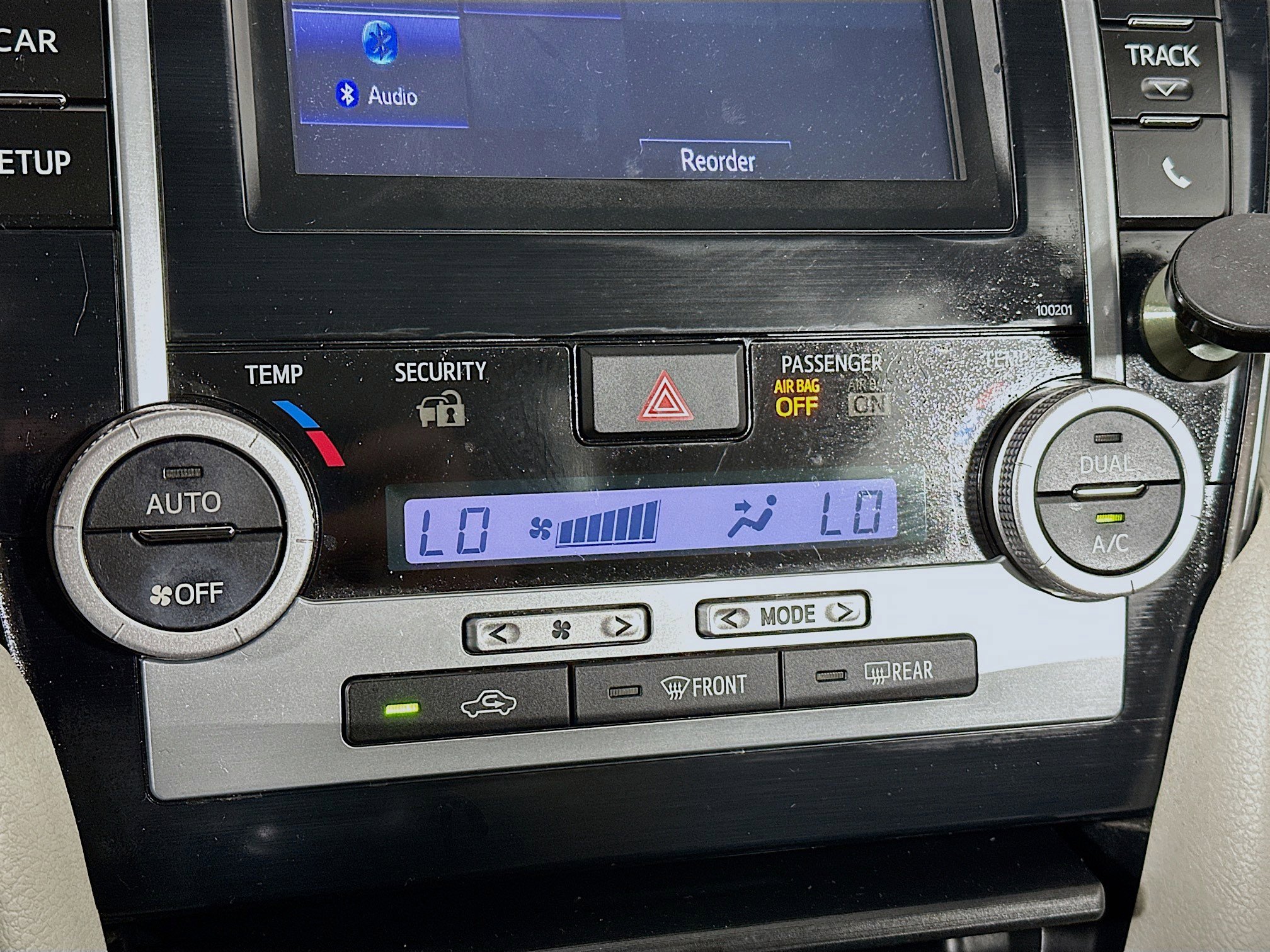 Used 2014 Toyota Camry LE image 22