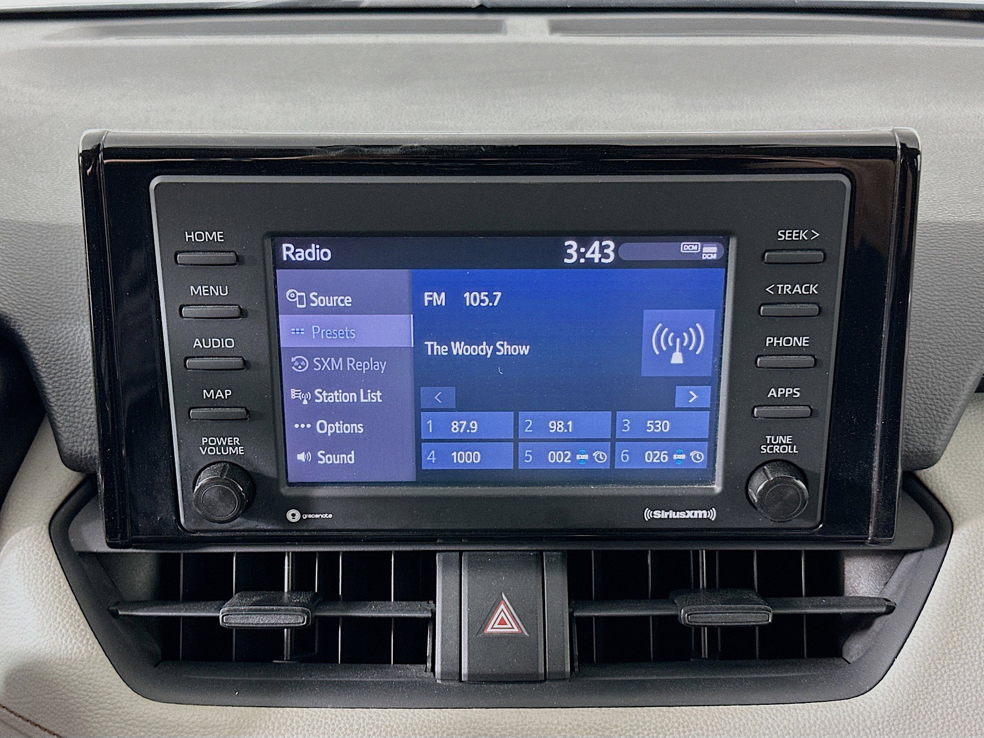 Used 2020 Toyota RAV4 XLE w/ Carpet Mat Package image 21