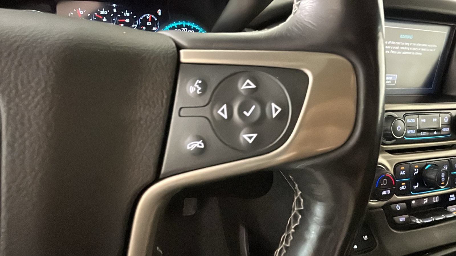 Used 2020 GMC Yukon XL Denali w/ Open Road Package AWD/4WD image 19