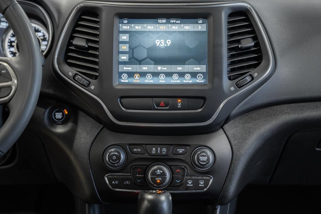 Certified 2022 Jeep Cherokee Latitude Lux w/ Sun & Sound Group AWD/4WD image 20