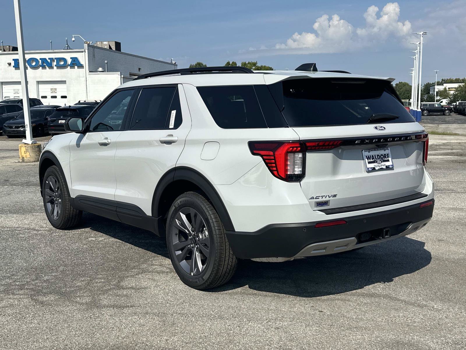 New 2027 Ford Explorer Active w/ Active Comfort Package AWD/4WD image 4