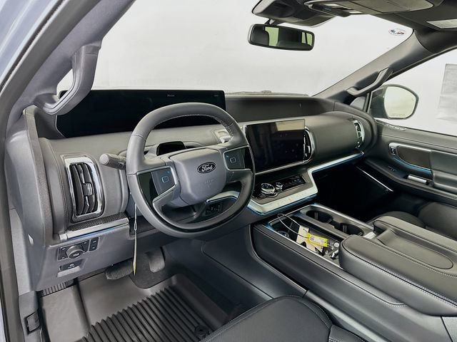 New 2025 Ford Expedition Platinum image 13