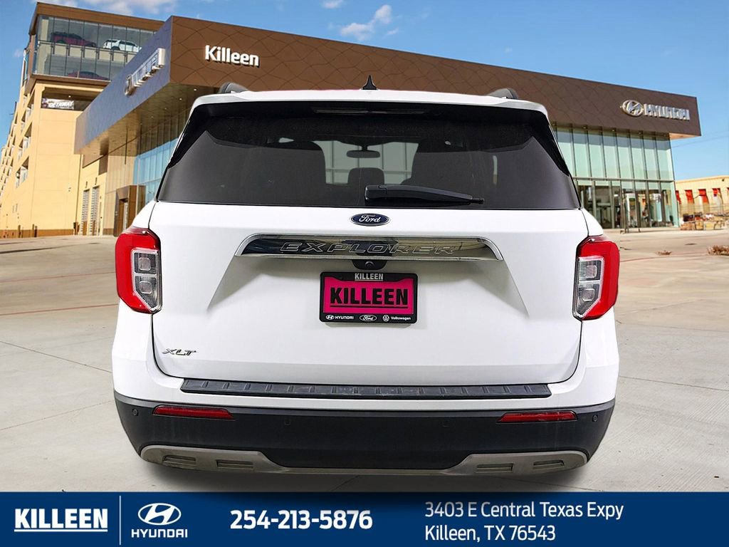 Used 2023 Ford Explorer XLT w/ Equipment Group 202A image 7