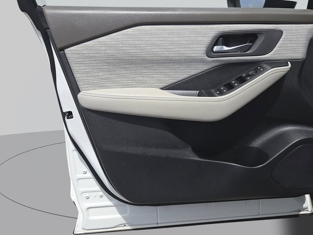 Used 2023 Nissan Rogue SV FWD image 28
