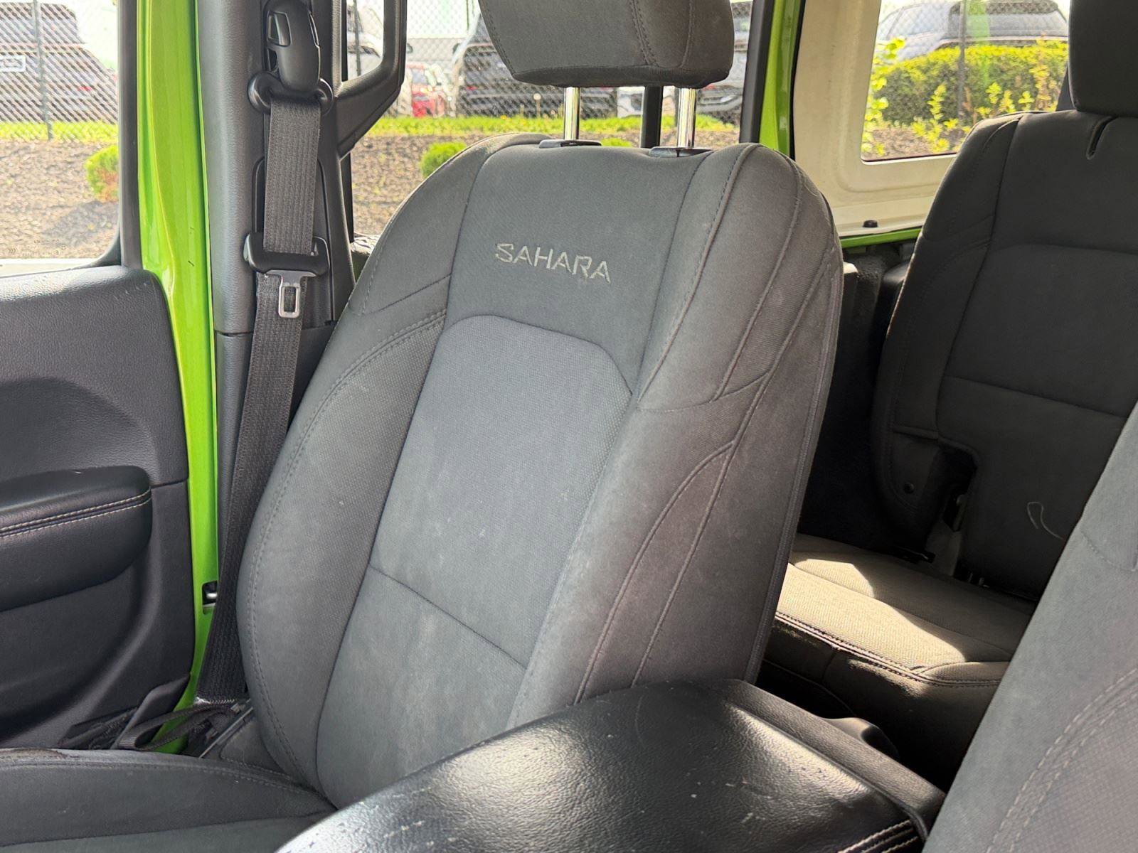 Used 2018 Jeep Wrangler Unlimited Sahara w/ Dual Top Group image 38