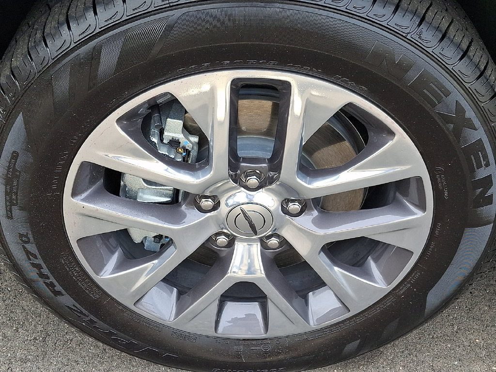 Certified 2025 Chrysler Pacifica Pinnacle FWD image 8